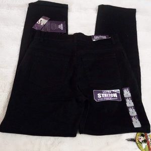 Amanda classic fit jeans black for woman